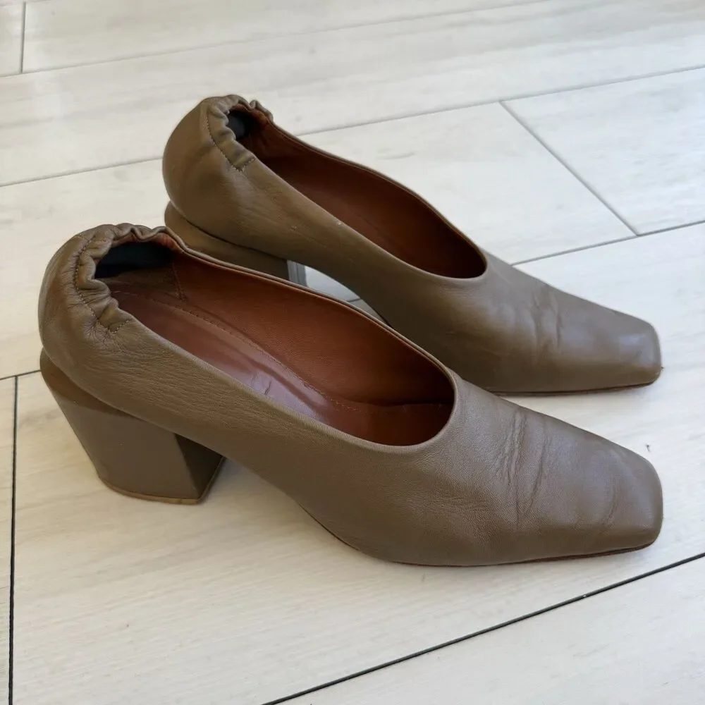 Lafayette 148 New York Nappa Leather Square Toe Pumps Olive Green Size 40 Chunky